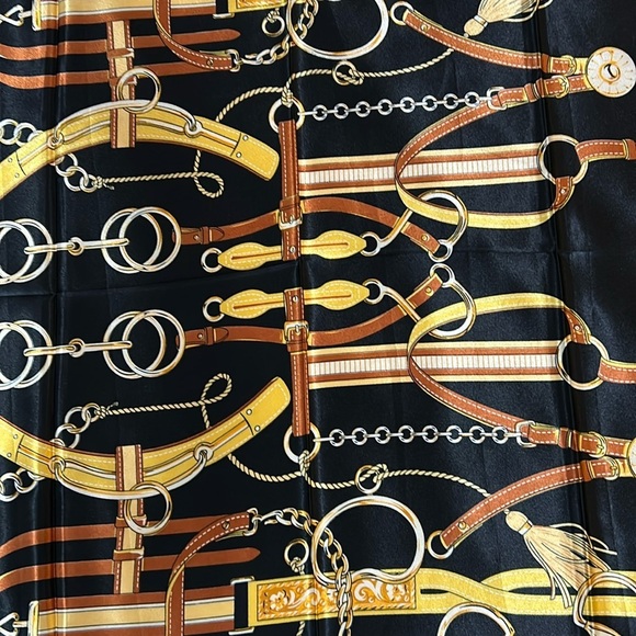 R-2231- Women's Scarf Black Brown Gold Colors NWT - Picture 3 of 7